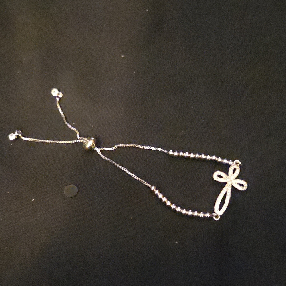 Elegant Silver Cross Bracelet
